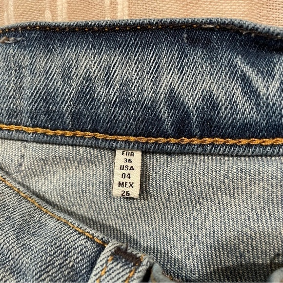 Zara Woman Medium Rise Slim Fit Straight Leg Stretch Distressed Denim Jeans 4 - Picture 7 of 11